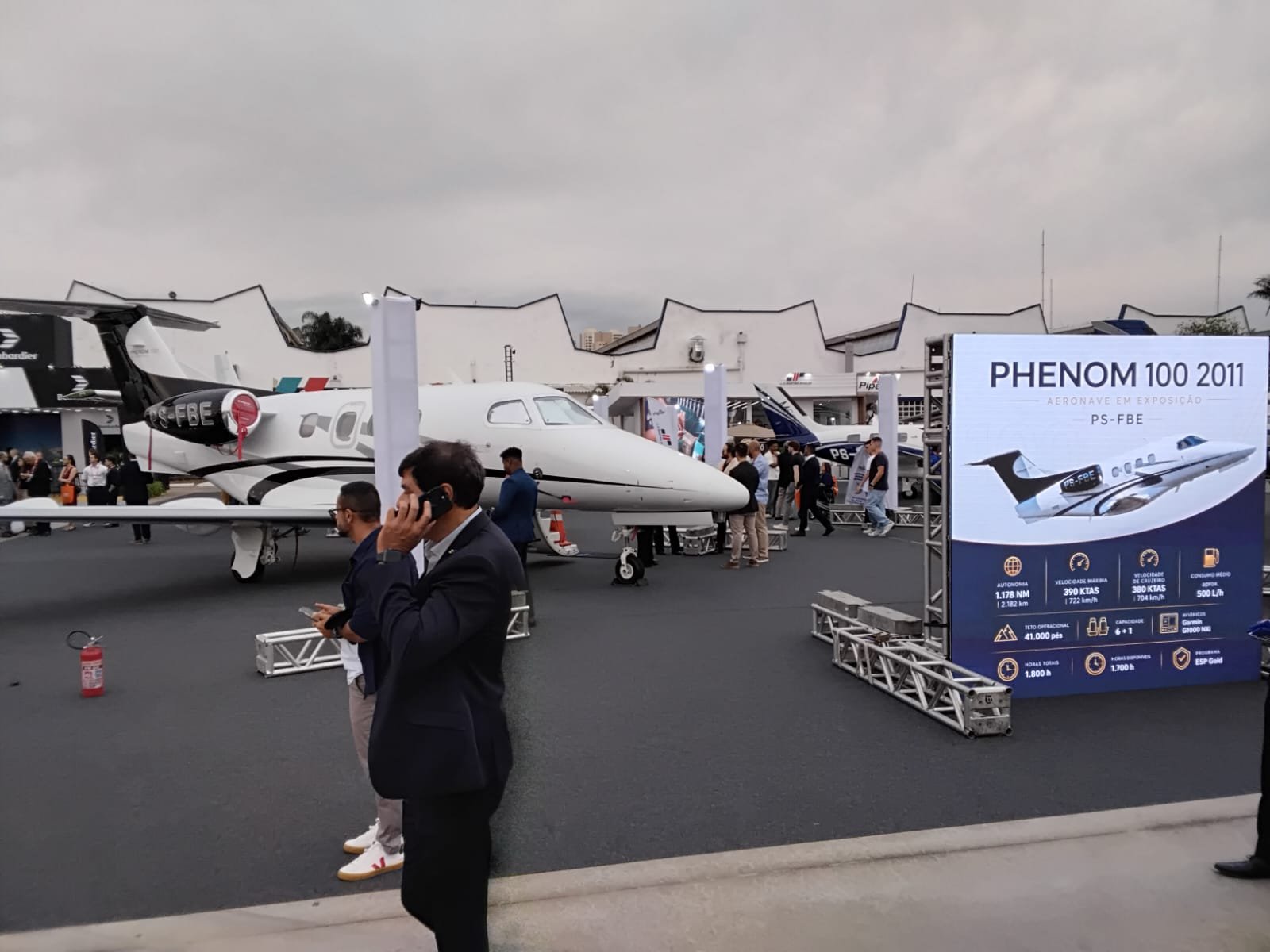 PHENOM 100
